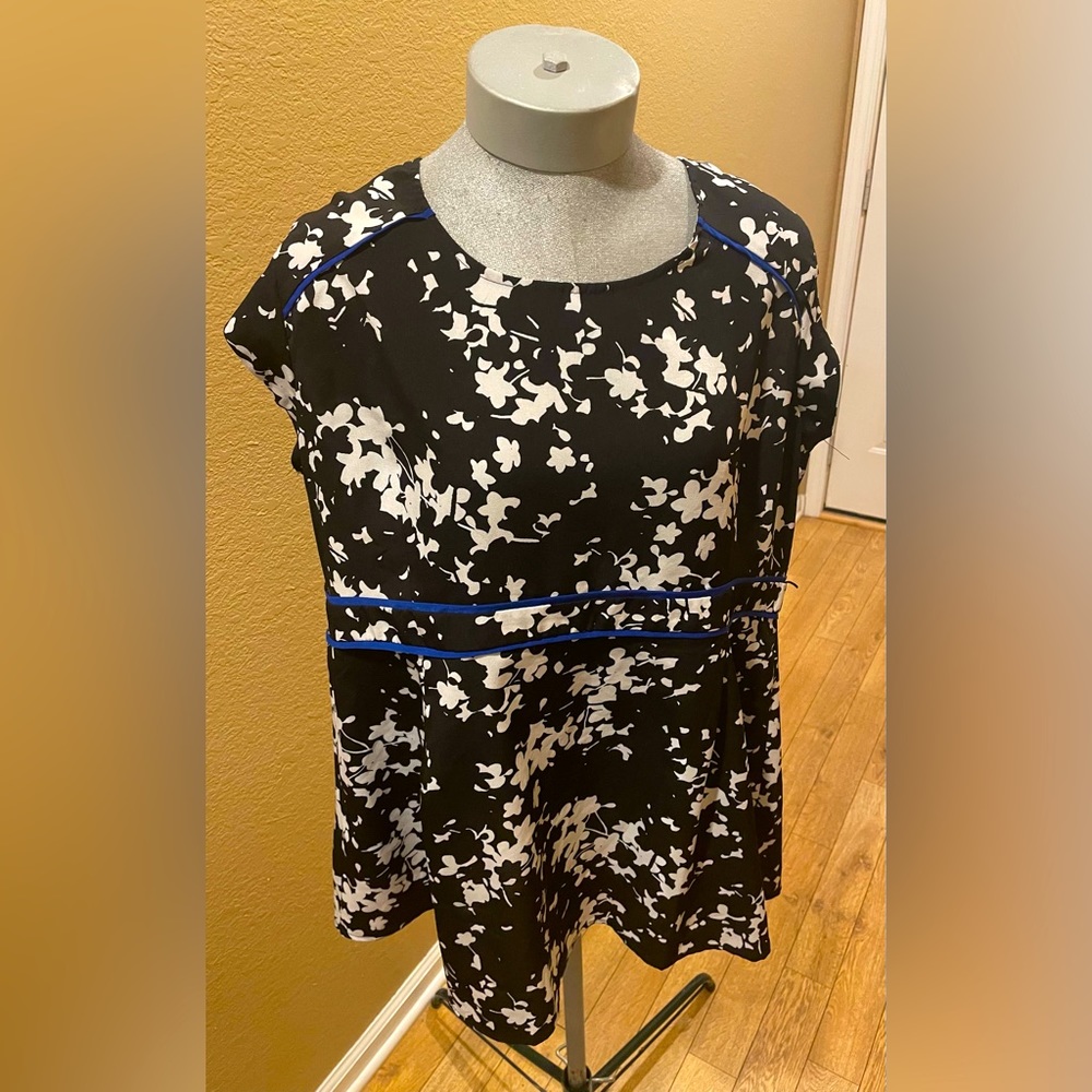 Motherhood .. maternity black and white floral top XL